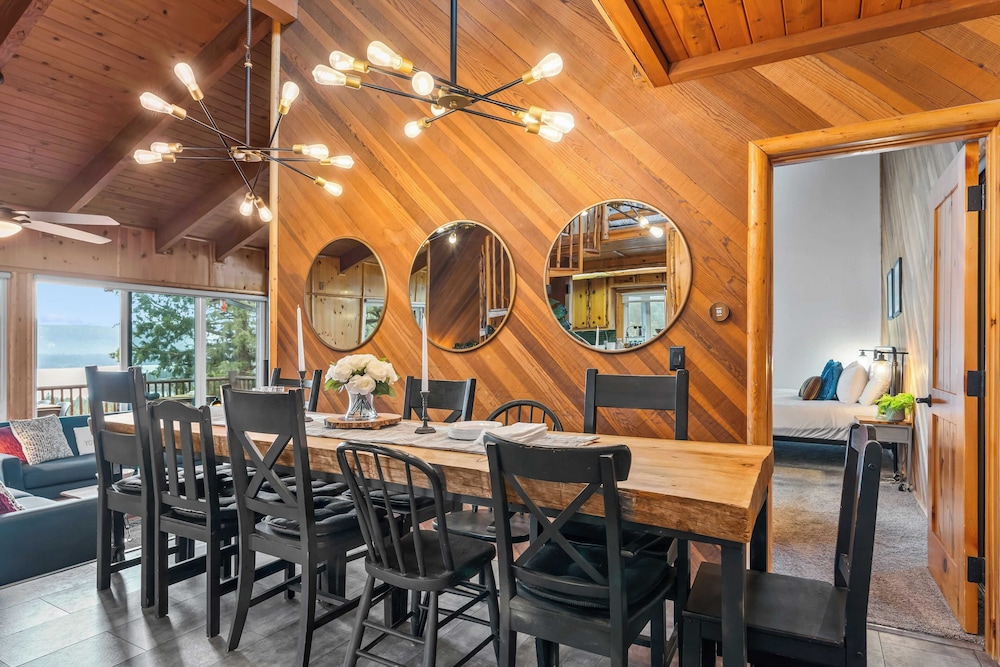 Scenic North Shore Stay w/ Games, Near Snow Summit Lakeview Lodge by Avantstay