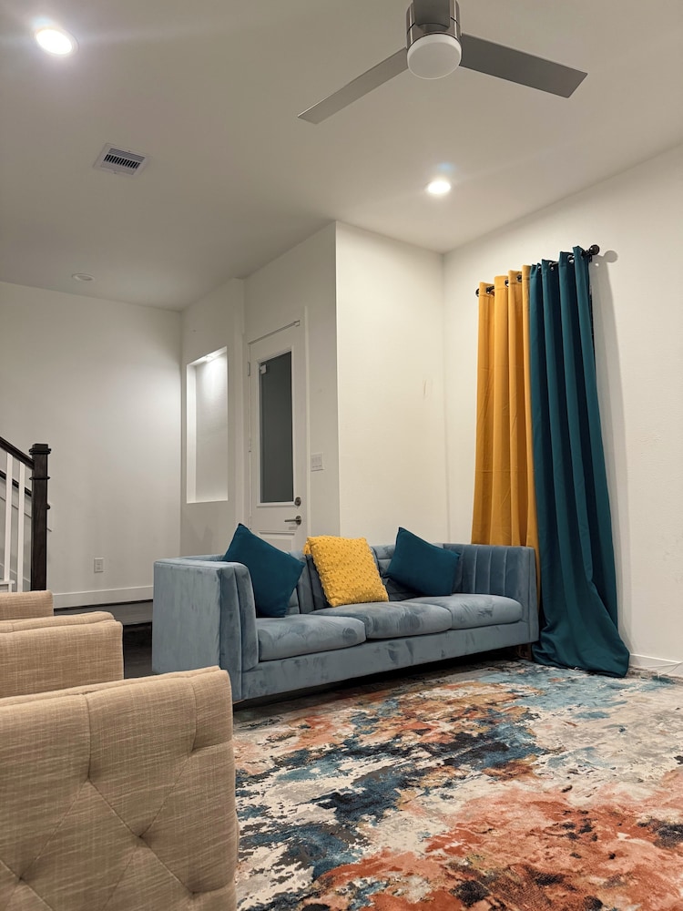 Luxury 3BR for Families Nurses and Group