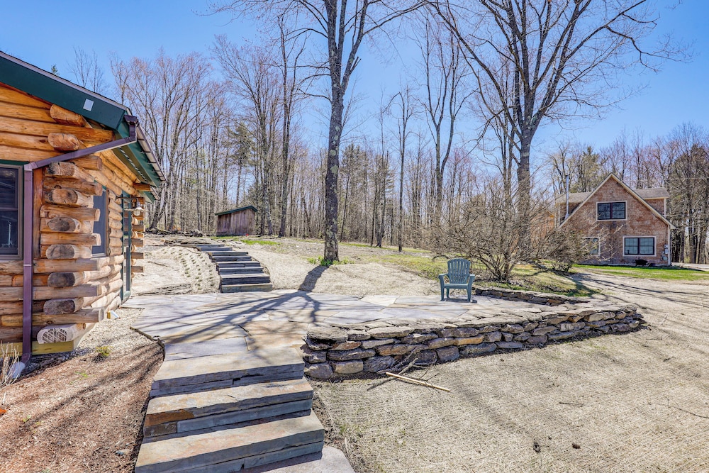 Near Trails, Lakes & Slopes: Cabin in Walpole!