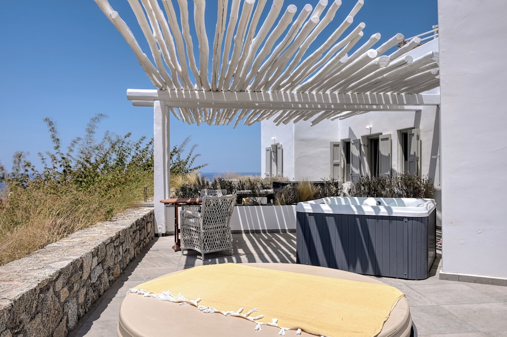 Aloft Suites Mykonos Island