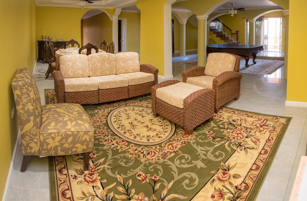 Villa Sweet Villa