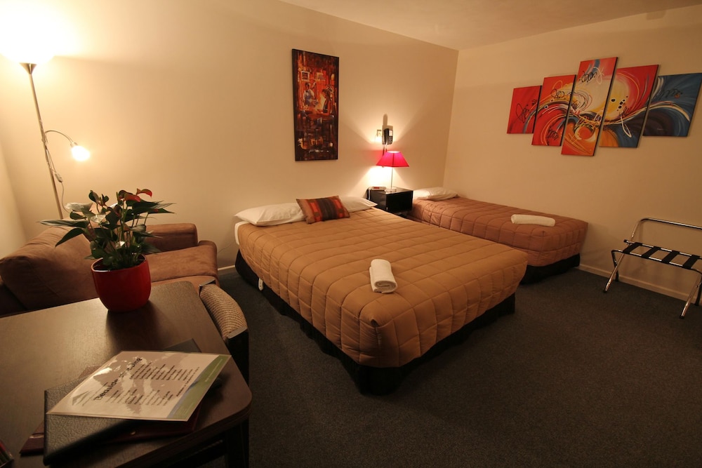Avalon Court Accommodation view 3