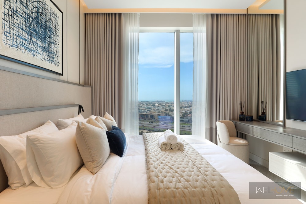 WelHome - Luxurious 2BR Apt in Forte T1 Downtown