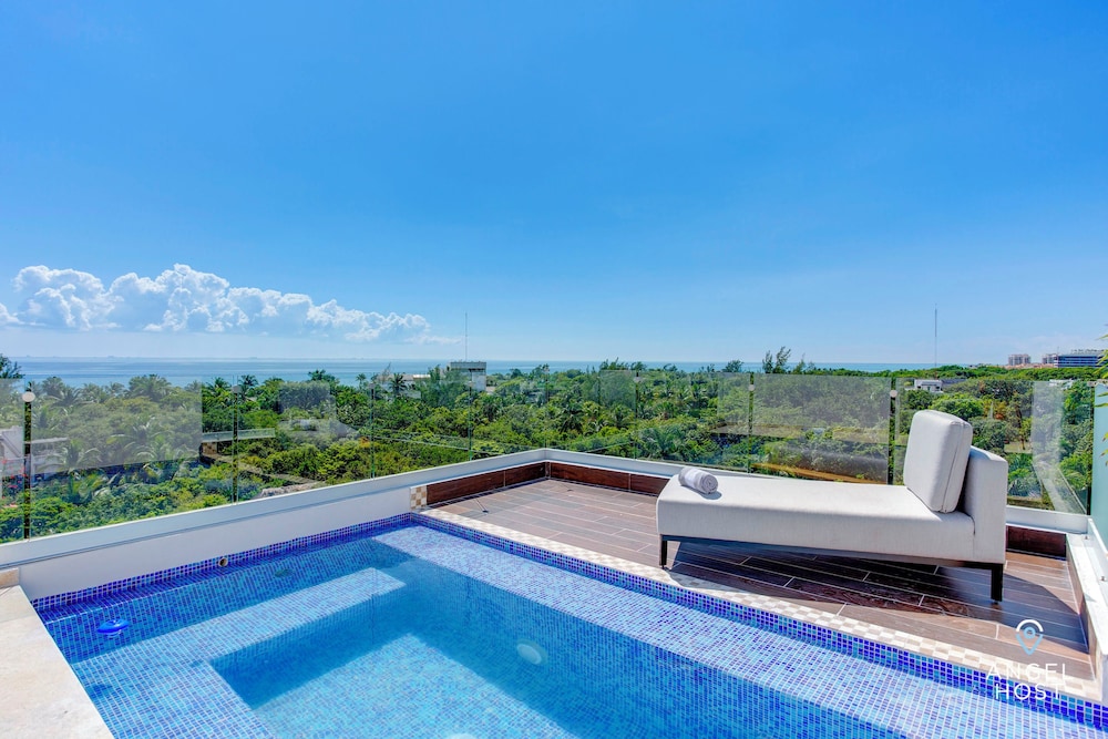 Jungle & Ocean View Condos
