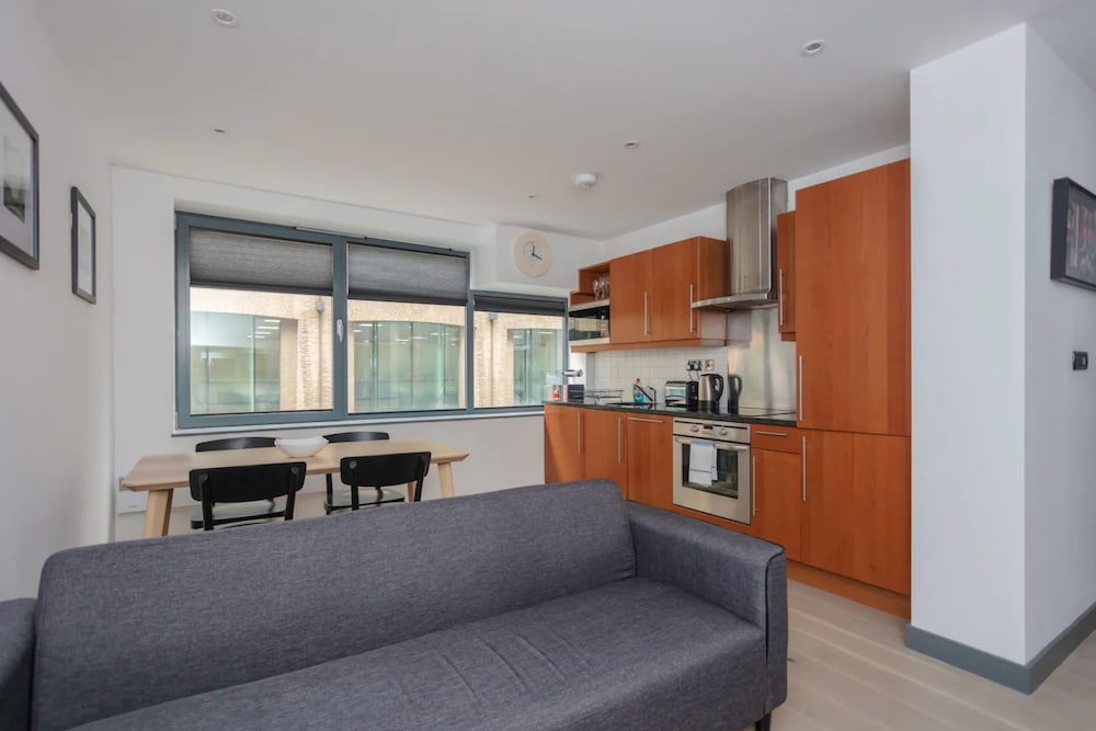 Stylish 1 Bedroom Apartment in Holborn in a Great Location