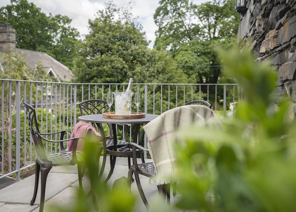Church View - Spacious 2 Bedroom - 2 Bathroom - Property - Outdoor Terrace view 5