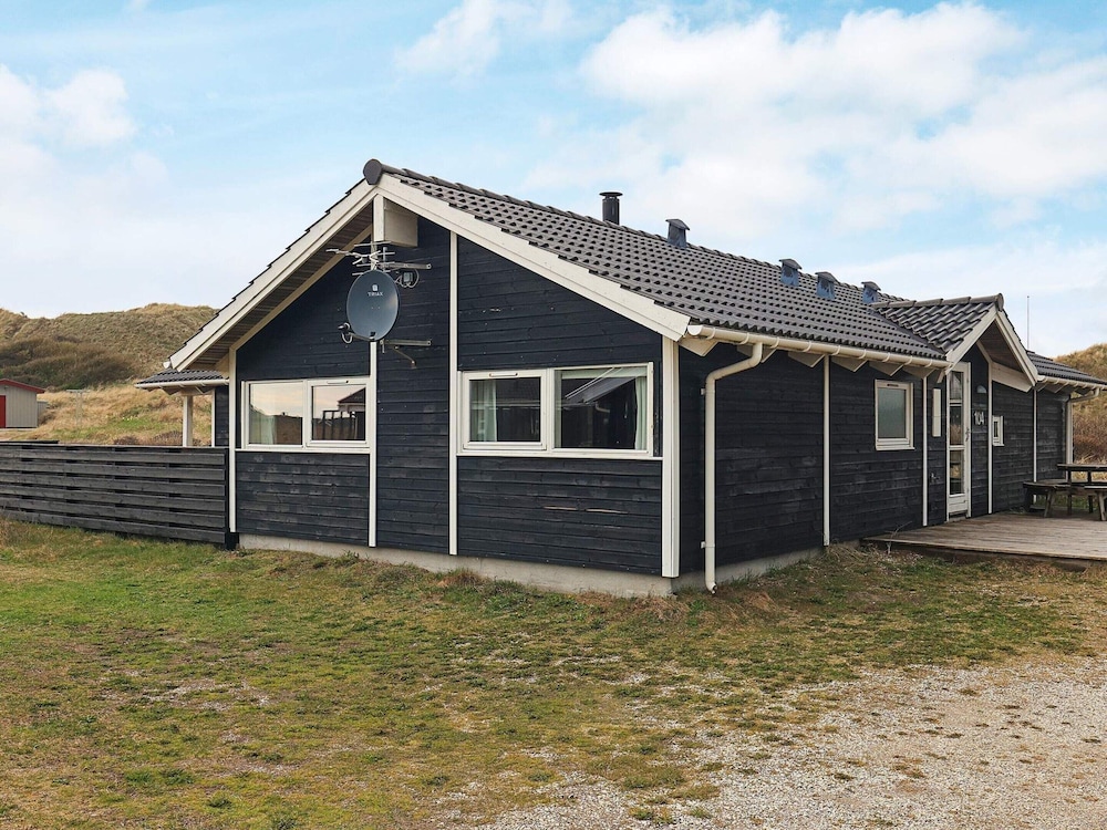 Quaint Holiday Home in LÃ¸kken near Beach view 4