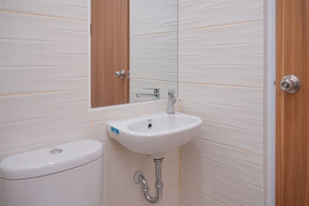 Warm And Simply Studio At Cisauk Point Apartment