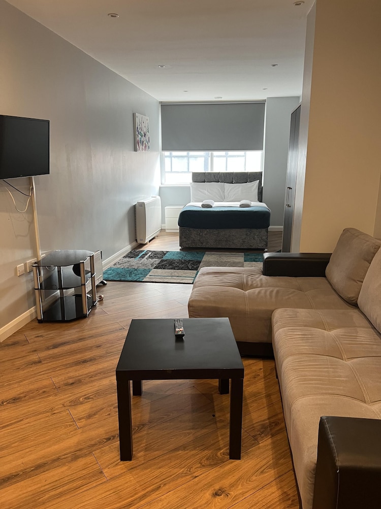 Leicester Vacations - Showcase Apartments Kimberley House - Property Image 22