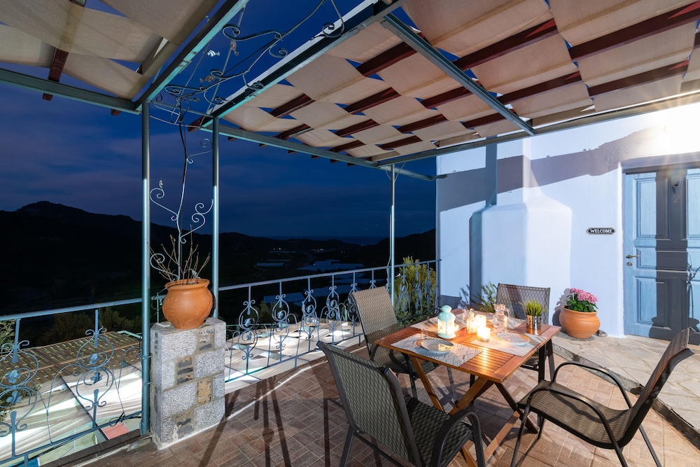 Sarakinas Residences photo 4