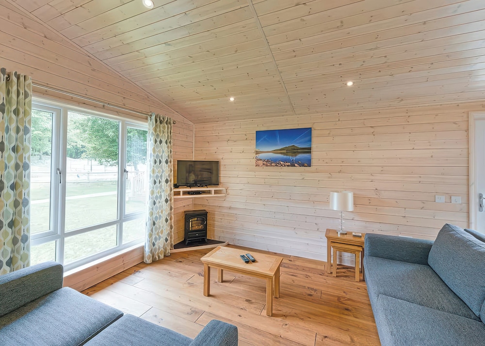10 Chew Valley Lodge