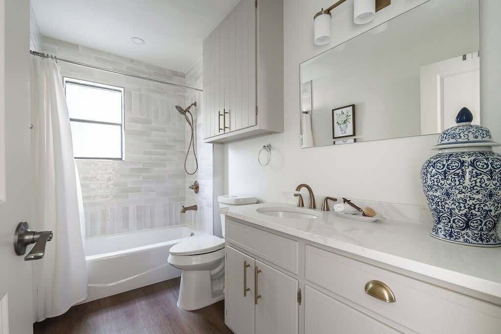 Luxe Poolside Retreat W/sauna-minutes From Downtown!