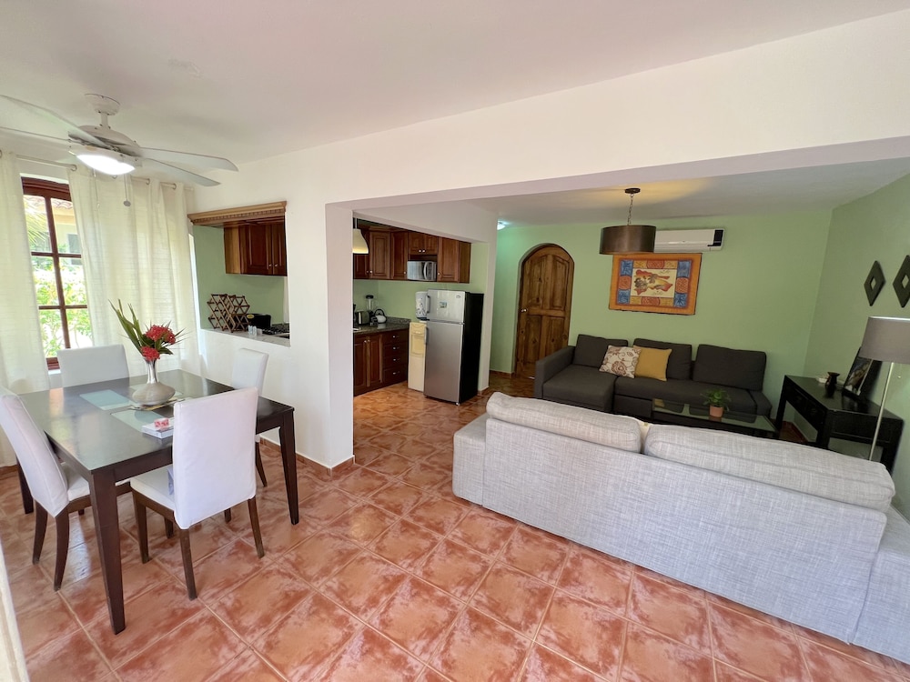 Los Corales Tropical Beach Resort & SPA