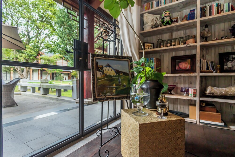 Jingdezhen Homestay Outside the Window