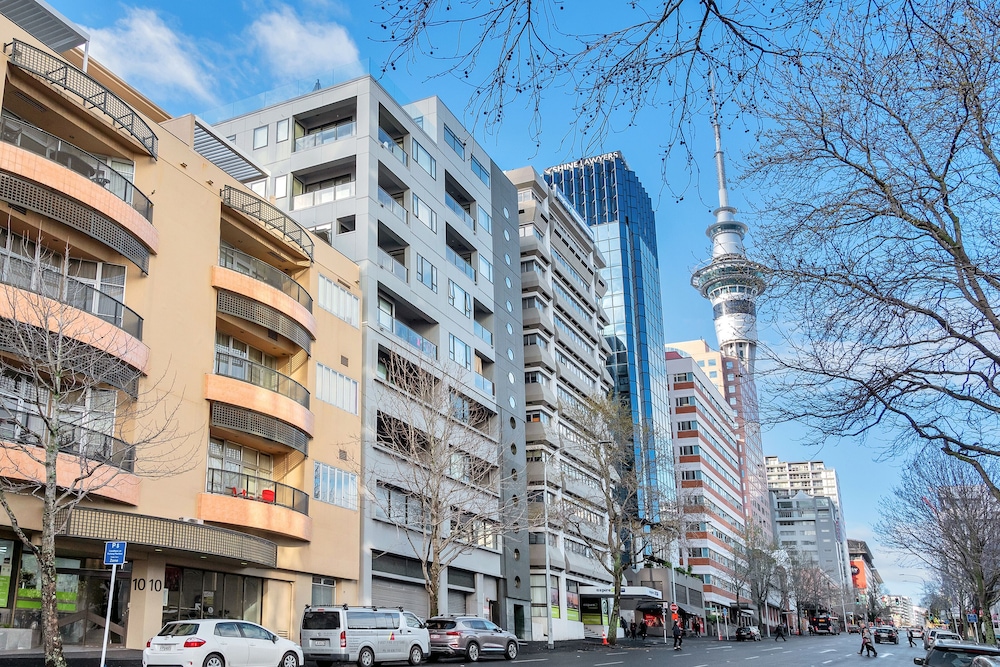 1 Bedroom City Apartment with Parking for 2 Cars view 3