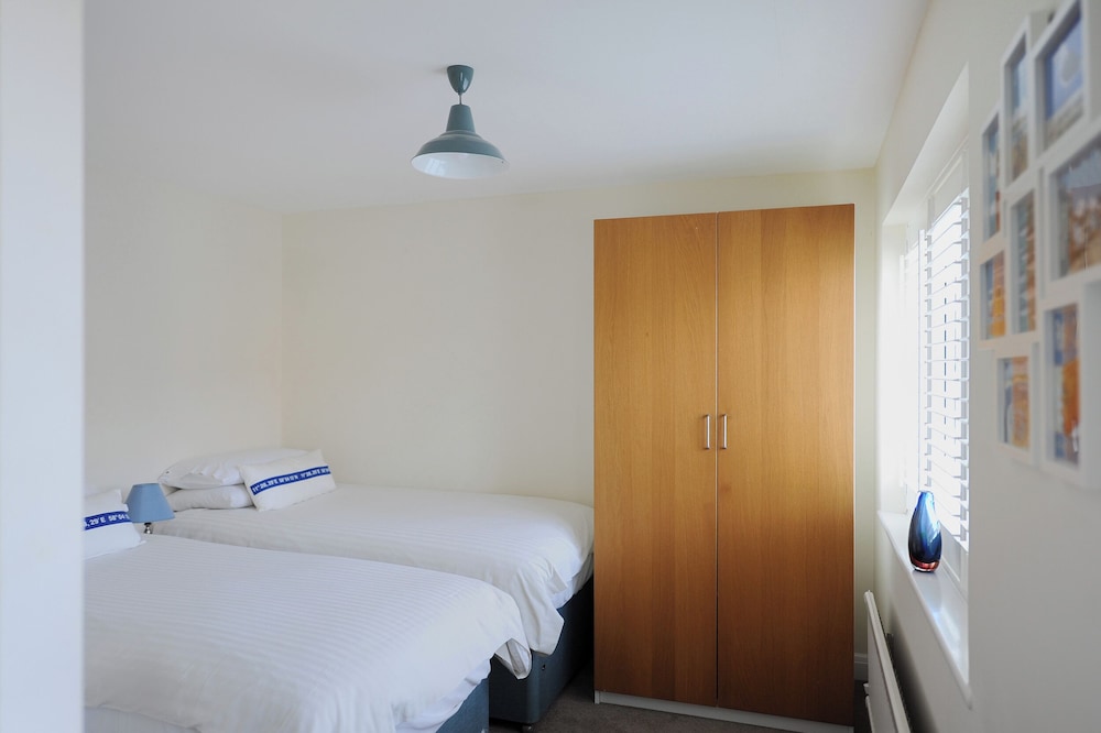 2 Studley Gardens