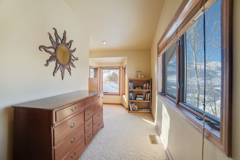 Ketchum Vacations - Spectacular Sun Valley View Home On Two Acres With Access To Private Lake 3 Bedroom Home by RedAwning - Property Image 4