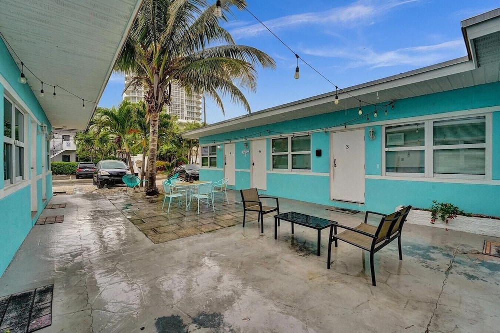 Hollywood Beach West Park Retreat view 3