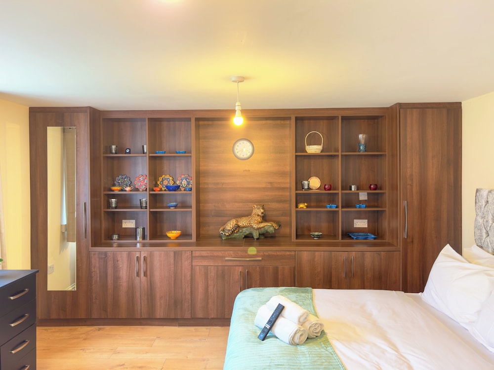 Heathrow Lodge B&B