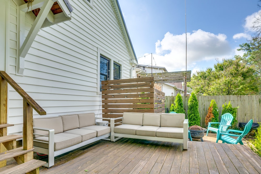 Charming Louisville Retreat w/ Patio & Fireplace!