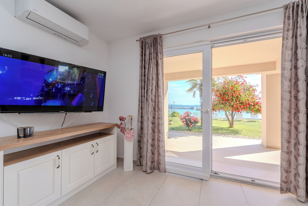 Apartments Batela