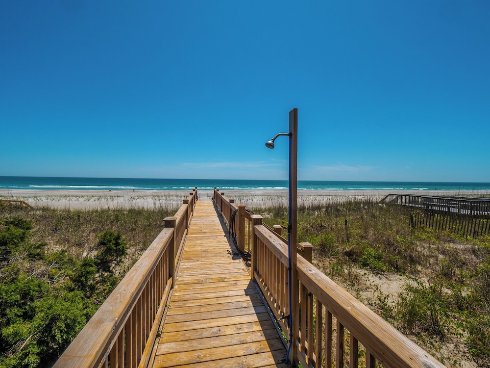 Walking on Sunshine by Topsail Realty