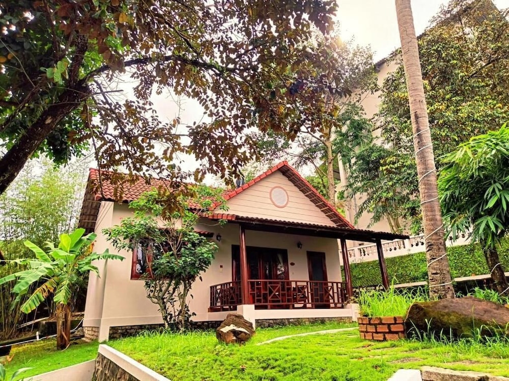 Hong Bin Bungalow Resort