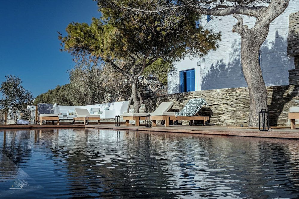 Zen Blue Suites Luxury and Nature in Kea