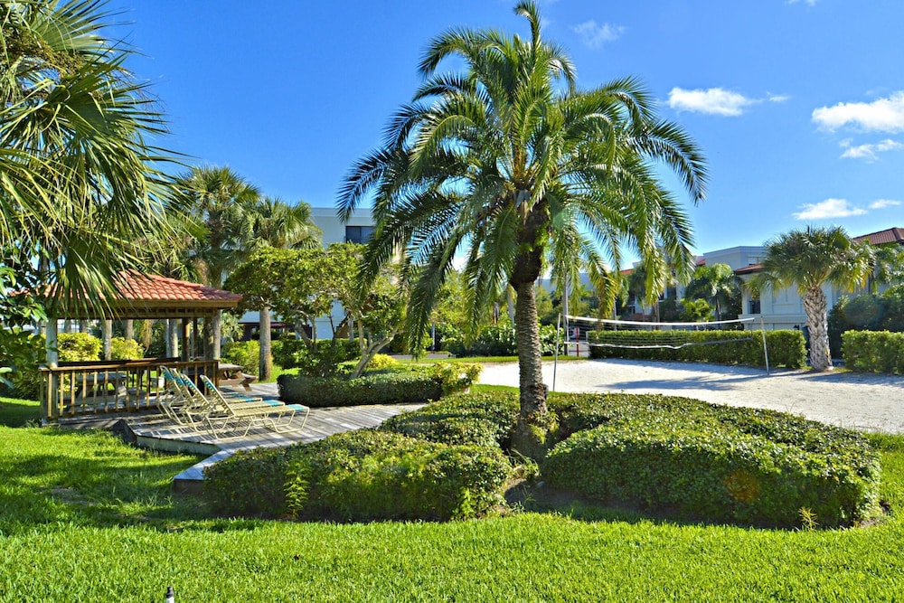 Land's End 10-302 Beach Front - Premier