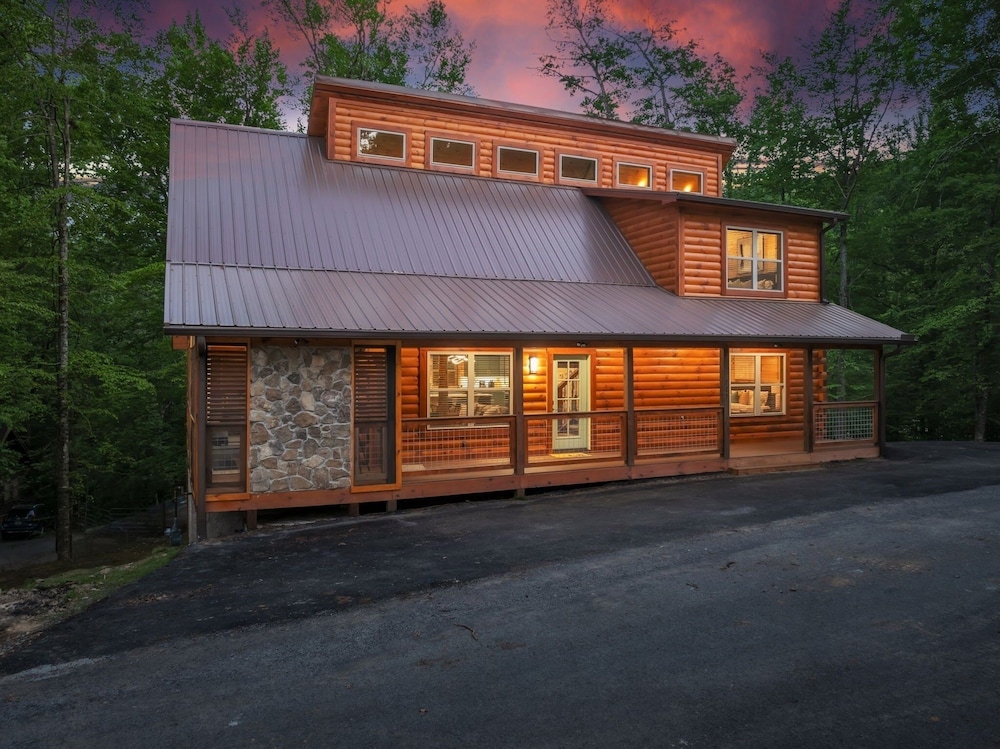 Er62 - Smoky Splash Getaway 3 Bedroom Cabin