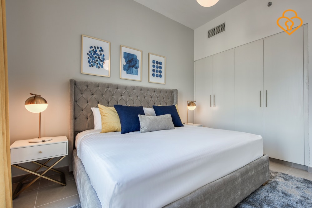 1 B/R Apt 411 Hayat Boulevard Townsquare