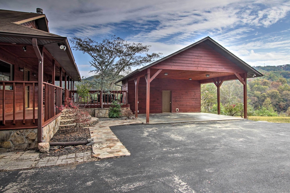 Luxe Cabin w/ Covered Pool + Smoky Mountain Vistas view 4