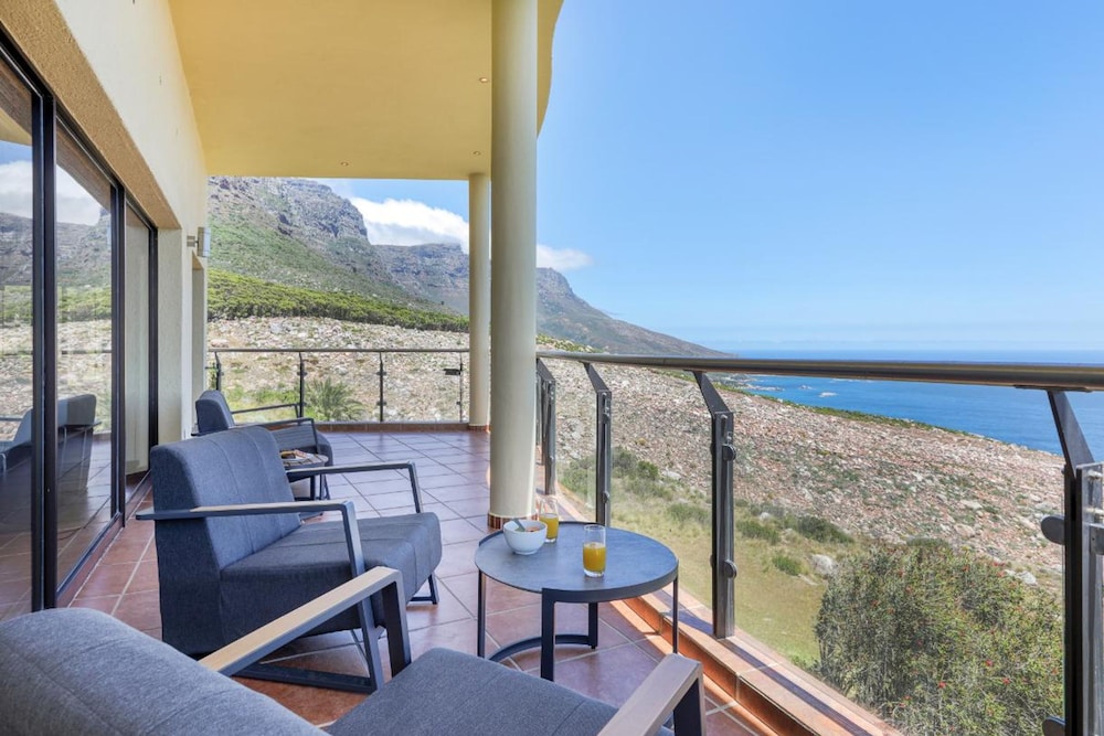 Villa Sol Camps Bay - Family Retreat With 360 Views