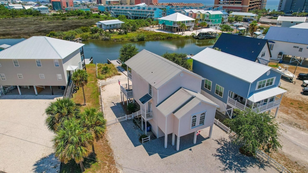 214 Shoreland