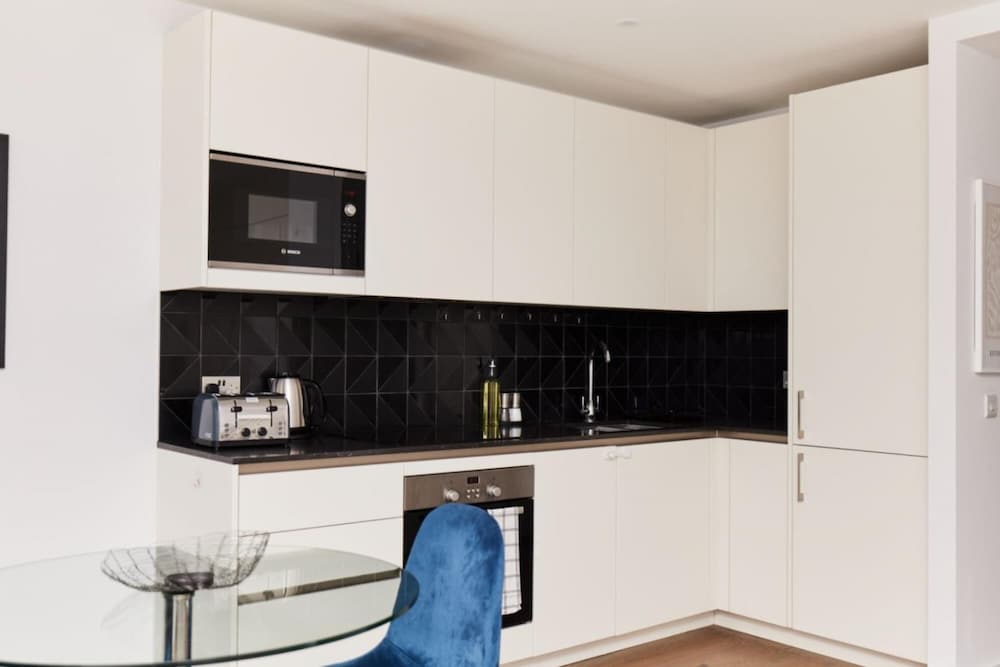 The Elephant and Castle Hideout - Cozy 1bdr Flat With Balcony