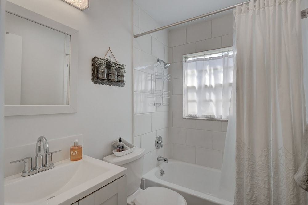 Luxury Pool Dog Friendly Central To Naples And Marco Island By Sky Run Naples 3 Bedroom Home