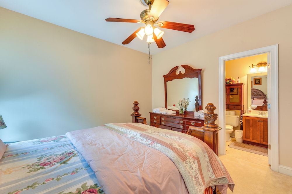 3 Mi to Carowinds: Retreat w/ On-site Fishing