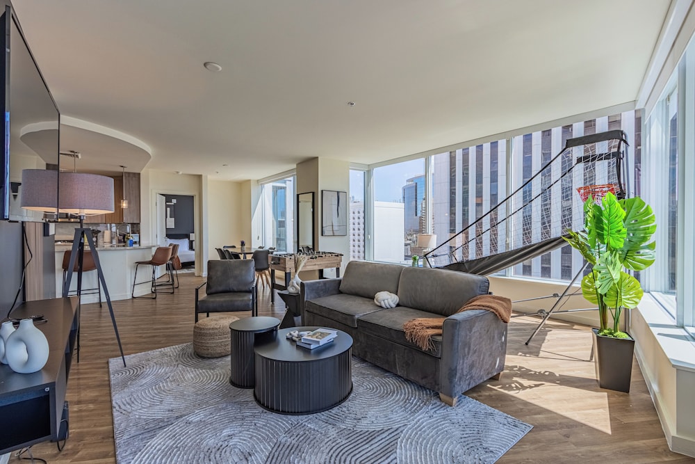 ROVE LIVING/KL - 44 Monroe