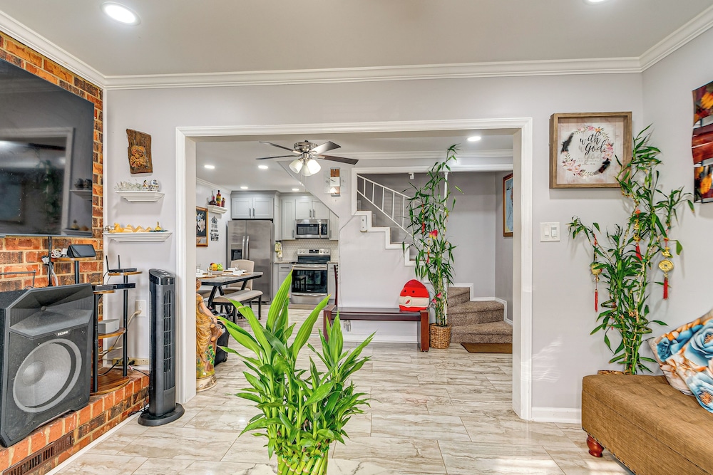Walk to Historic Dtwn Burlington: Home w/ Yard