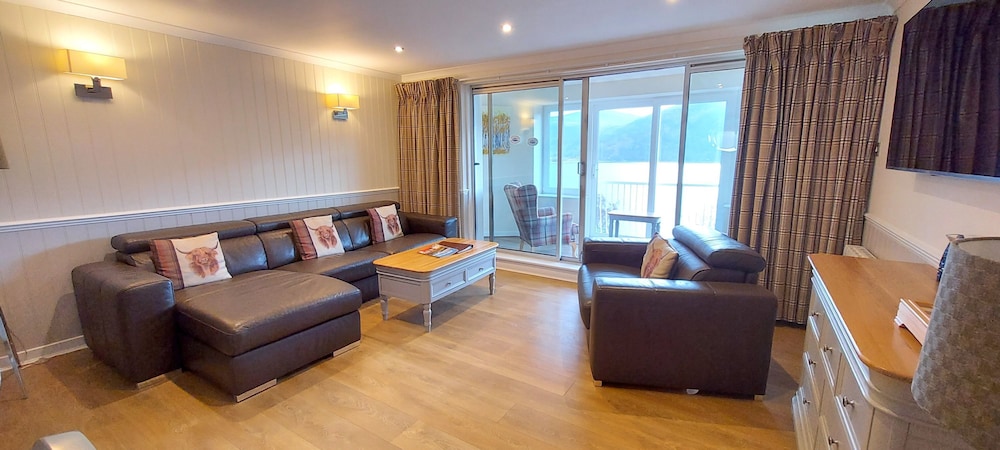 Loch Rannoch Highland Club Pine Marten Lodge 07