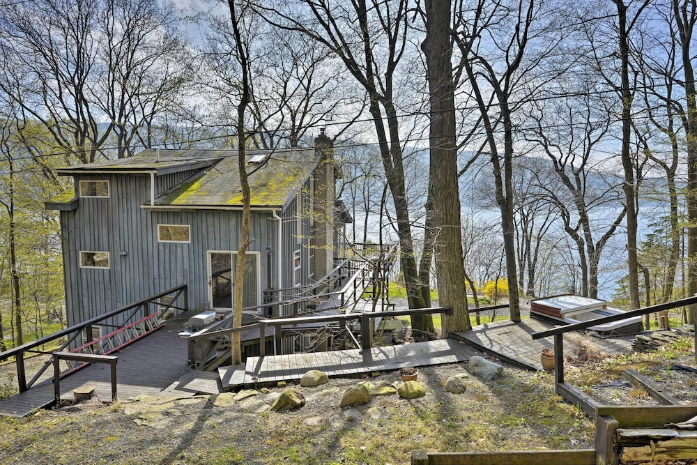 Skaneateles Lake Home: Water Views & Private Beach