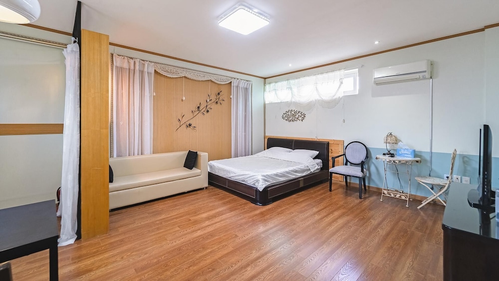 Gapyeong Hillhouse Pension