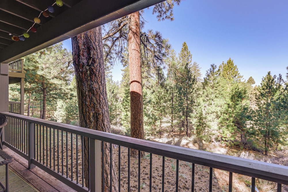 19 Mi to Mt Bachelor Ski Resort: Condo w/ Grill