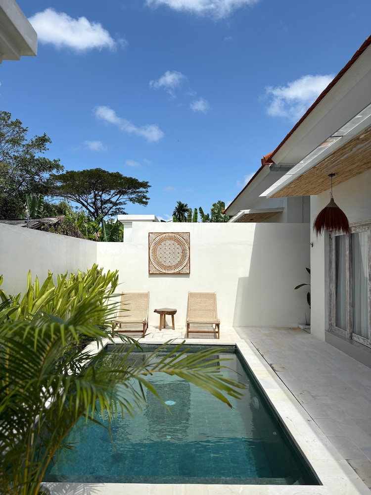 Alinko Villa - 2BR Villa in Seminyak