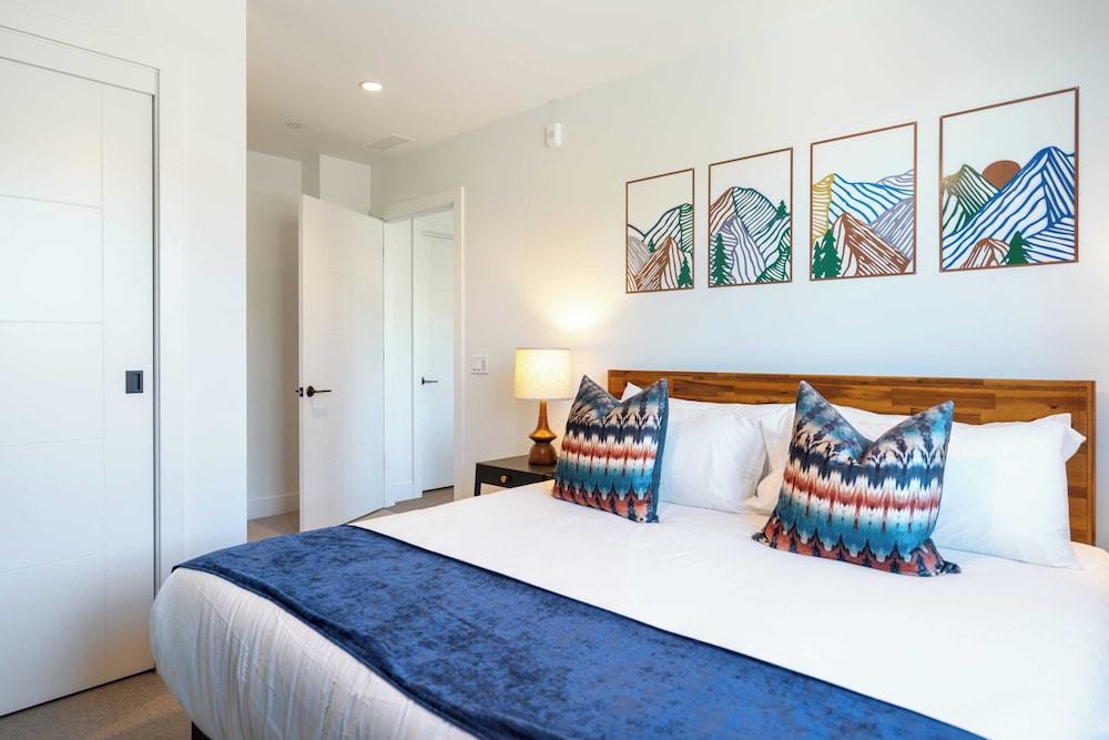 Luxe 3bdr Near Vail w/ Views Gym, Pool, Game Room Alpine Oasis at Frontgate