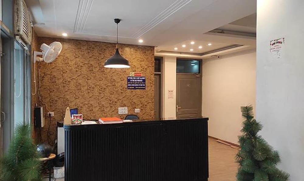 Fabhotel Royal Spark Inn