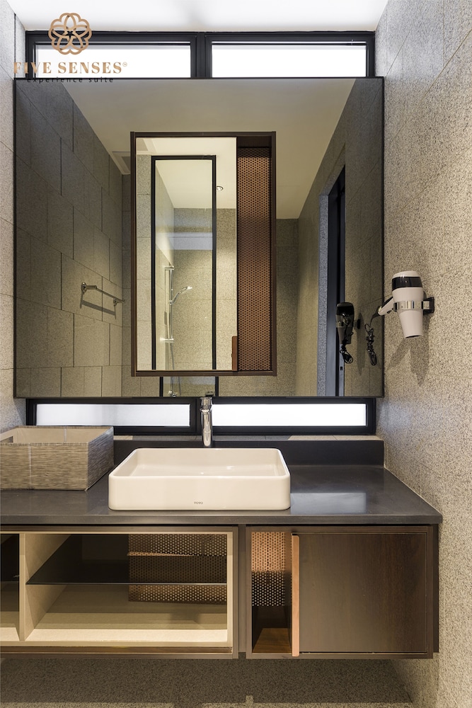 Scarletz Suites by Five senses