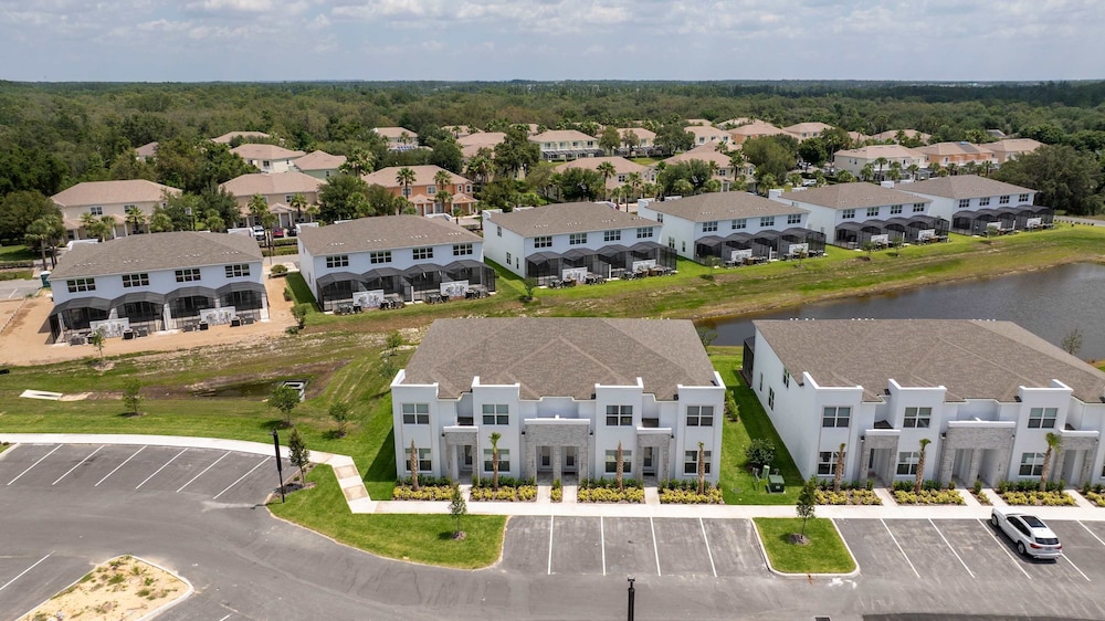 Family Friendly w Pool Near Disney at Serenity 1420