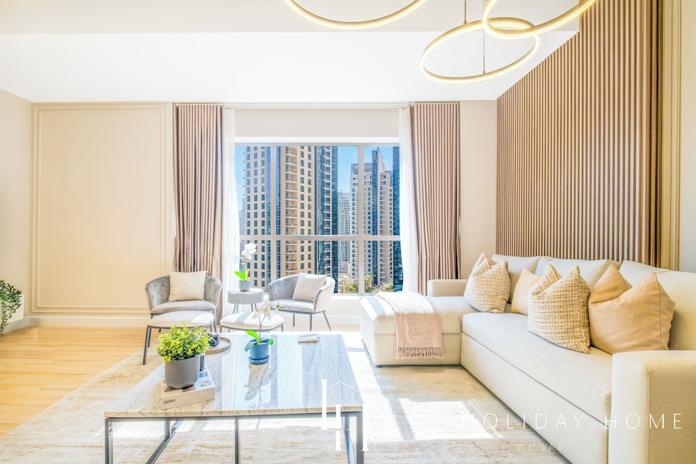 LUX The Luxurious Central JBR Suite 2