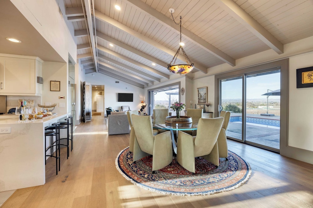 Private Pool, Firepit & Wine Room Near Top Paso Wineries Devi Ranch